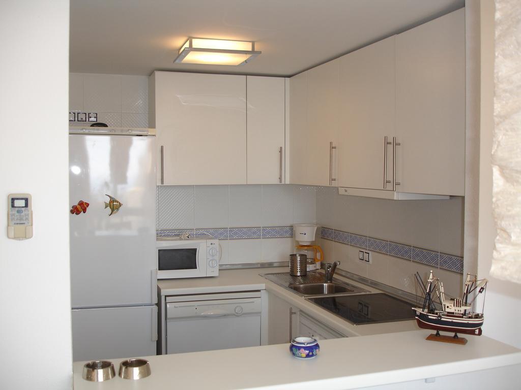 Villamarina Apartments - Zand Properties Бенидорм Номер фото